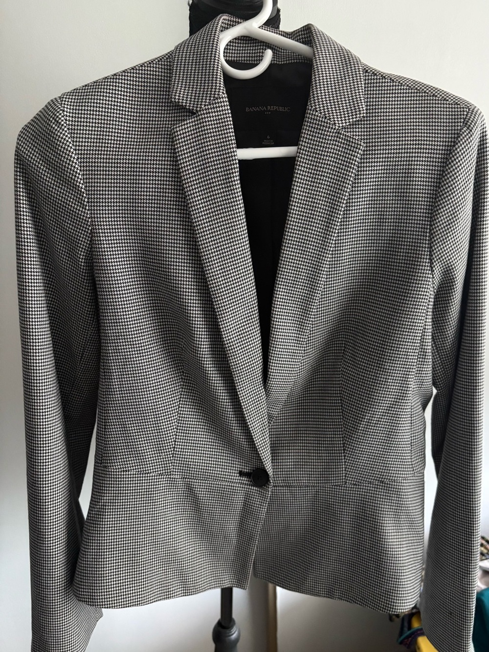 Banana Republic Black & White Houndstooth Blazer